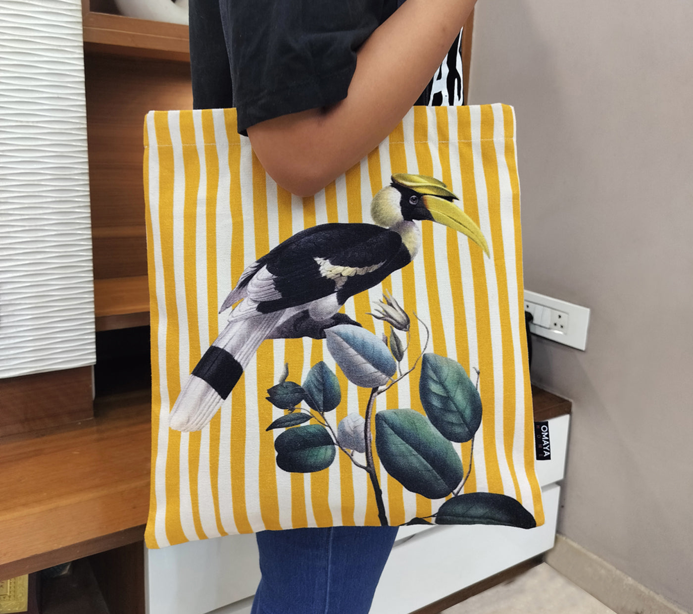 OMAYAhome Hornbill bird Canvas design Tote Bag 34X36 cm.